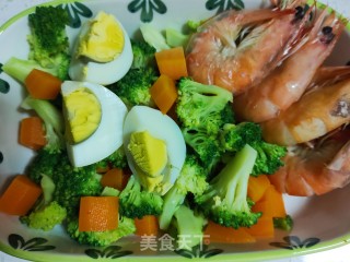 鲜虾西蓝花沙拉的做法步骤：9
