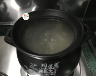莲藕排骨汤的做法步骤：7
