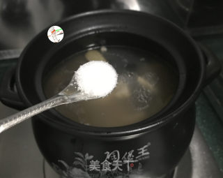 莲藕排骨汤的做法步骤：8