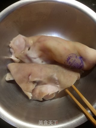猪皮冻的做法步骤：1
