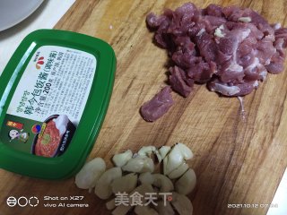 肉片炒豇豆的做法步骤：1