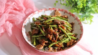 肉片炒豇豆的做法步骤：8