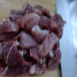 莲藕炖精肉的做法步骤：5