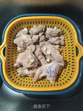 萝卜炖羊肉的做法步骤：3