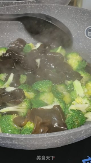 清炒时蔬的做法步骤：3
