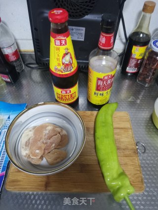辣子鸡丁的做法步骤：1