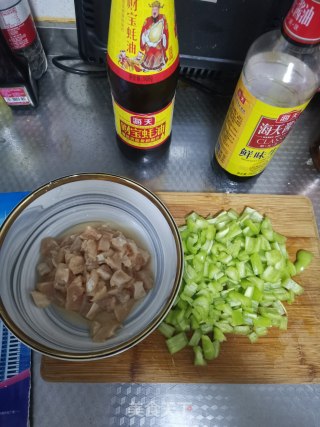 辣子鸡丁的做法步骤：2