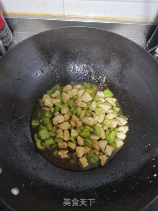 辣子鸡丁的做法步骤：6