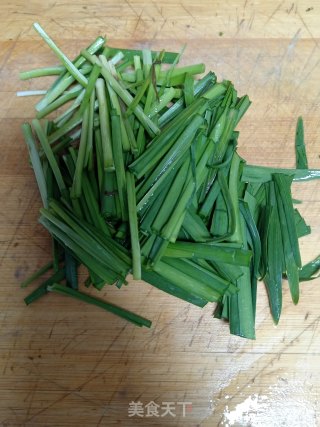 豆芽鸡蛋炒粉条的做法步骤：4