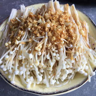 蒜蓉粉丝蒸金针菇的做法步骤：6