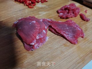 杏鲍菇炒牛肉的做法步骤：1