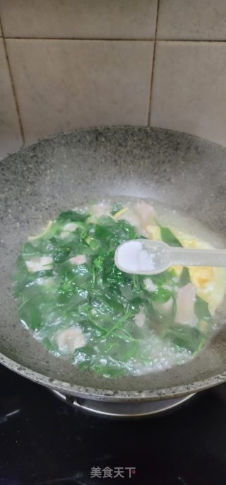 枸杞叶煎蛋瘦肉汤的做法步骤：6