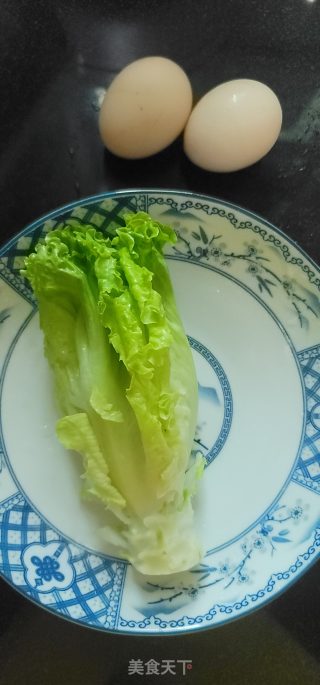 生菜鸡蛋饼的做法步骤：1
