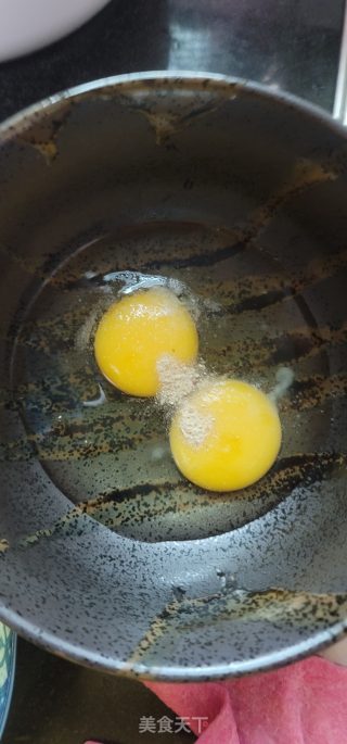 生菜鸡蛋饼的做法步骤：2