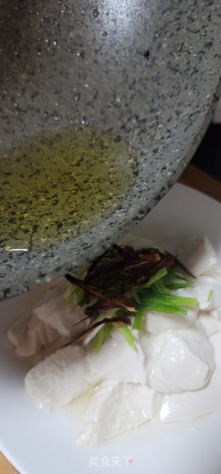 葱香白灼豆腐的做法步骤：5