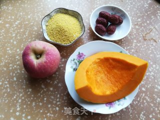 南瓜苹果小米粥的做法步骤：1