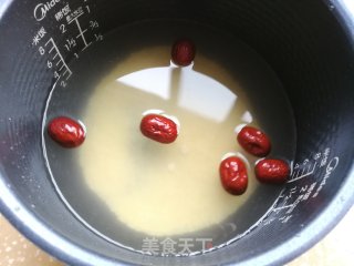 南瓜苹果小米粥的做法步骤：2