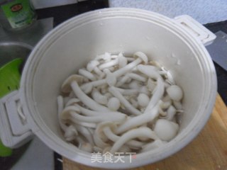 虾仁白玉菇的做法步骤：2