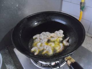 虾仁白玉菇的做法步骤：5