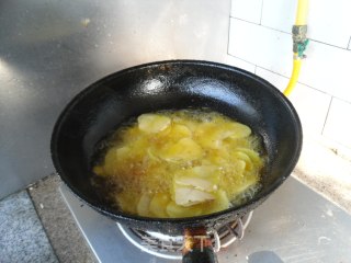 干锅土豆片的做法步骤：4