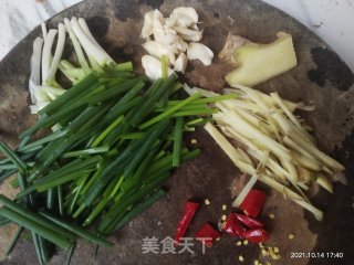 蒸鱼的做法步骤：1