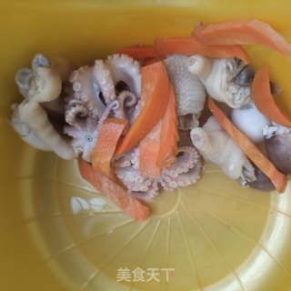 鸡爪章鱼炒毛豆的做法步骤：11