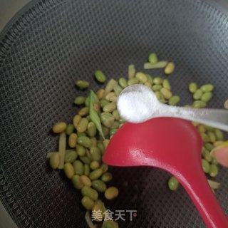 鸡爪章鱼炒毛豆的做法步骤：18