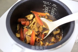 牛肉浓汤炖香菇胡萝卜的做法步骤：11