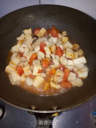 杏鲍菇炖豆腐的做法步骤：5