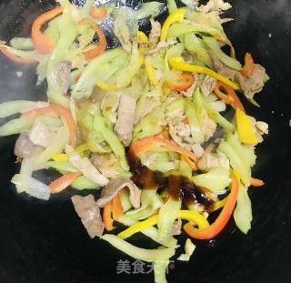 西芹炒肉的做法步骤：9