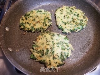韭菜土豆饼的做法步骤：8