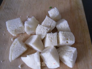 煎炒馒头丁的做法步骤：1