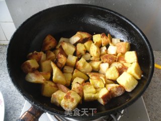 煎炒馒头丁的做法步骤：6