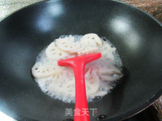 鸡蛋干炒莲藕的做法步骤：4