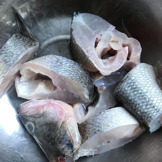 香辣鲈鱼炖豆腐的做法步骤：4