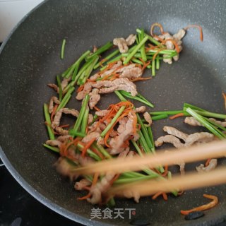 韭菜炒粉丝的做法步骤：14