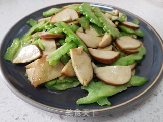 苦瓜炒豆腐卷的做法步骤：6