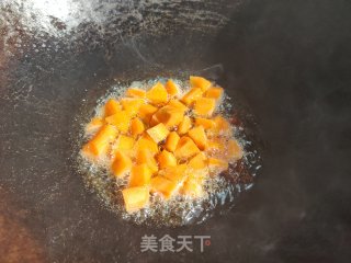 彩蔬炒四丁的做法步骤：3