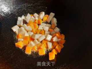 彩蔬炒四丁的做法步骤：4