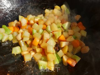 彩蔬炒四丁的做法步骤：8