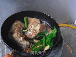 酱焖带鱼的做法步骤：7