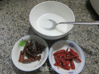 大白菜炖五花肉的做法步骤：2
