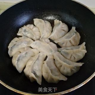 煎饺的做法步骤：11