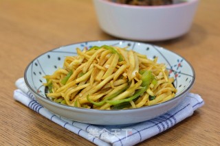 辣椒炒茭白的做法步骤：7