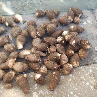 葱油芋艿的做法步骤：1