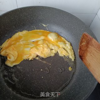鸡蛋炒紫花地丁的做法步骤：7