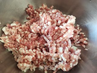 猪肉莲藕丸子的做法步骤：1