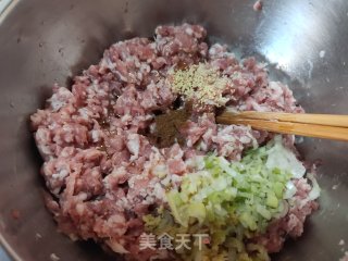 猪肉莲藕丸子的做法步骤：7