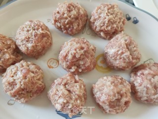 猪肉莲藕丸子的做法步骤：13