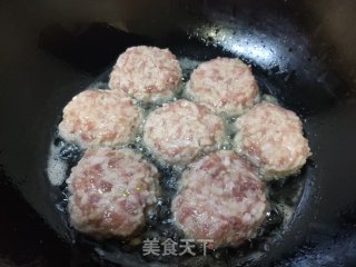 猪肉莲藕丸子的做法步骤：14
